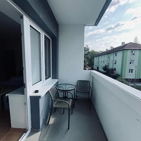 Sunny 2-room Near Centre, Train Station And Hockey Arena *
